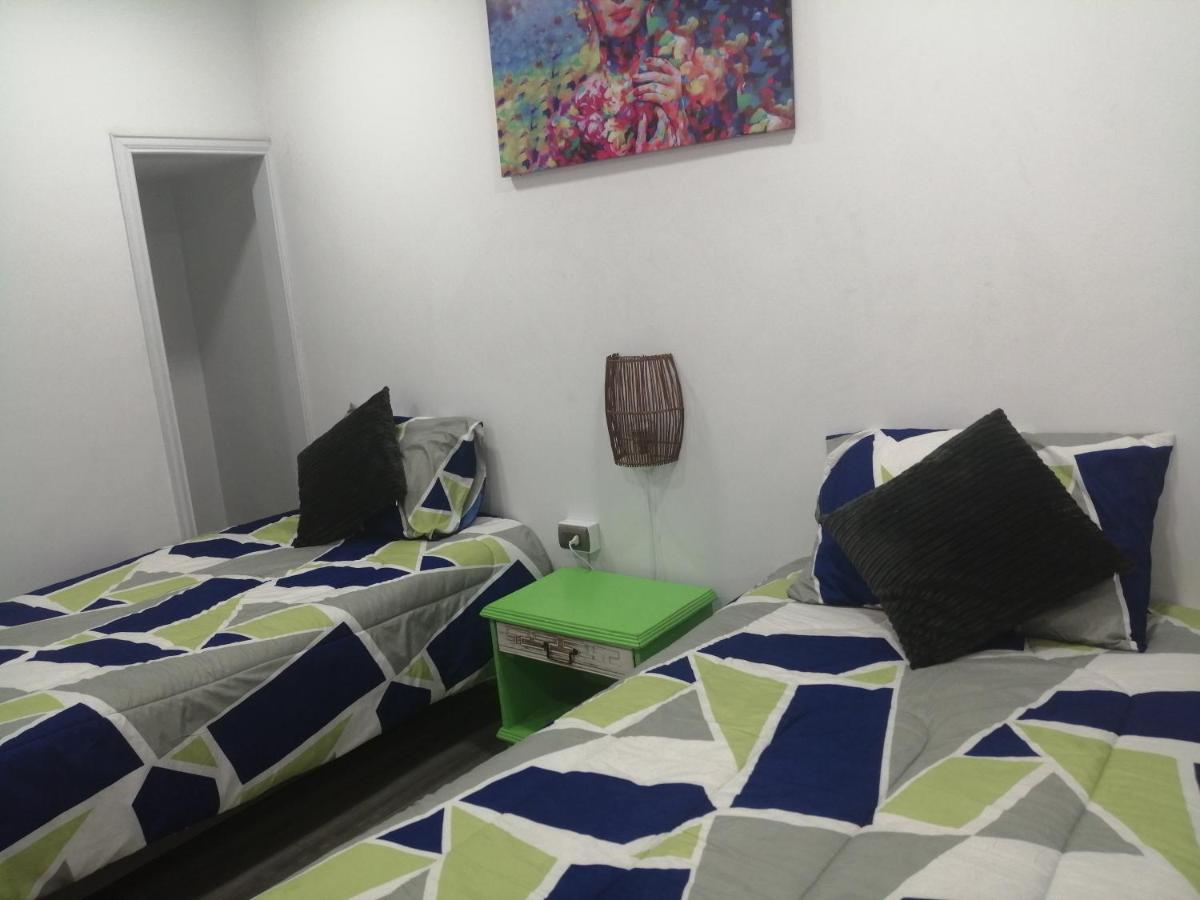 Hostal Mancora Monjitas 755 Hotel Santiago Exterior photo